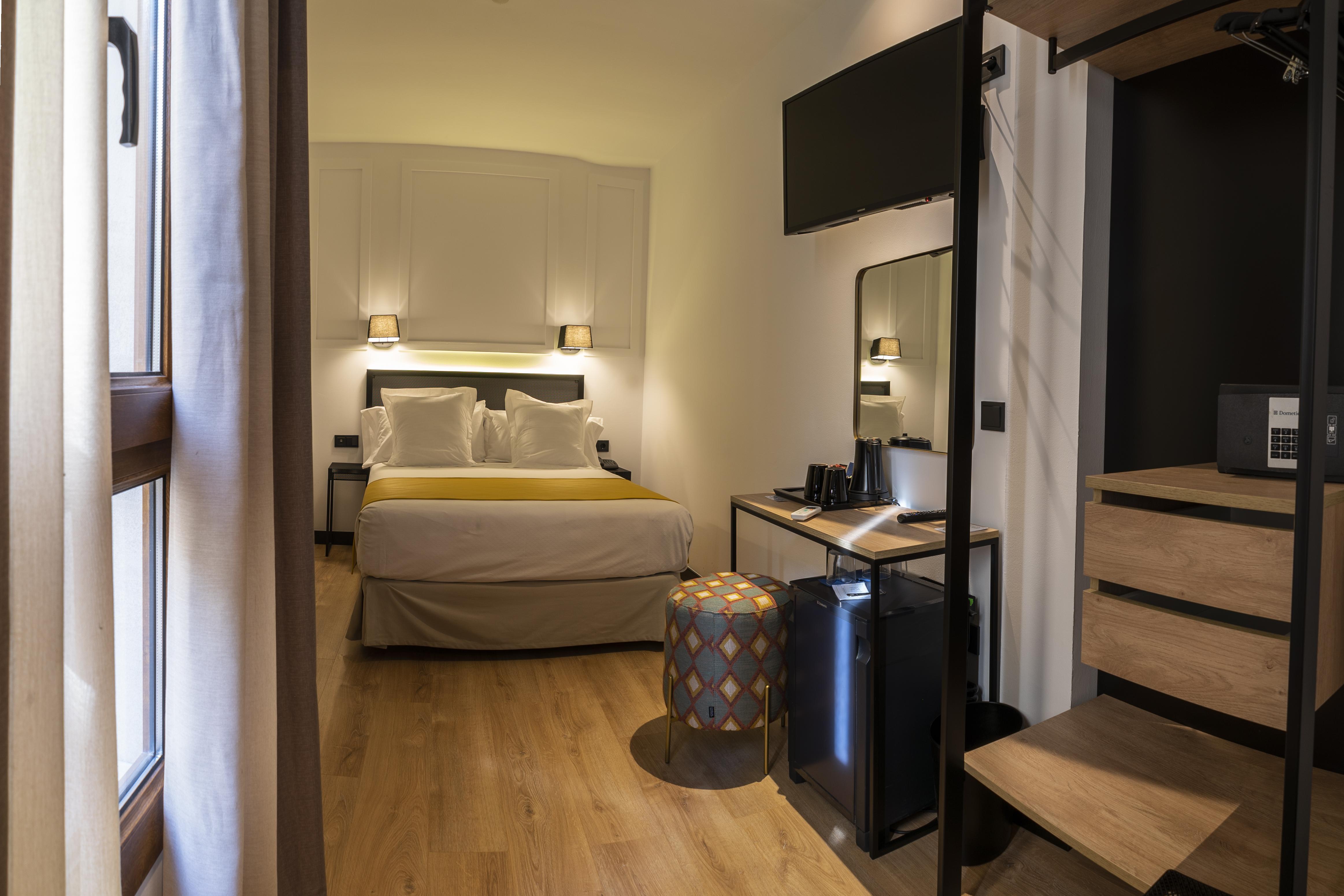 โฮเทล บูทิก ปวยร์ตา เด ลาส กรานาดาส Hotel ภายนอก รูปภาพ