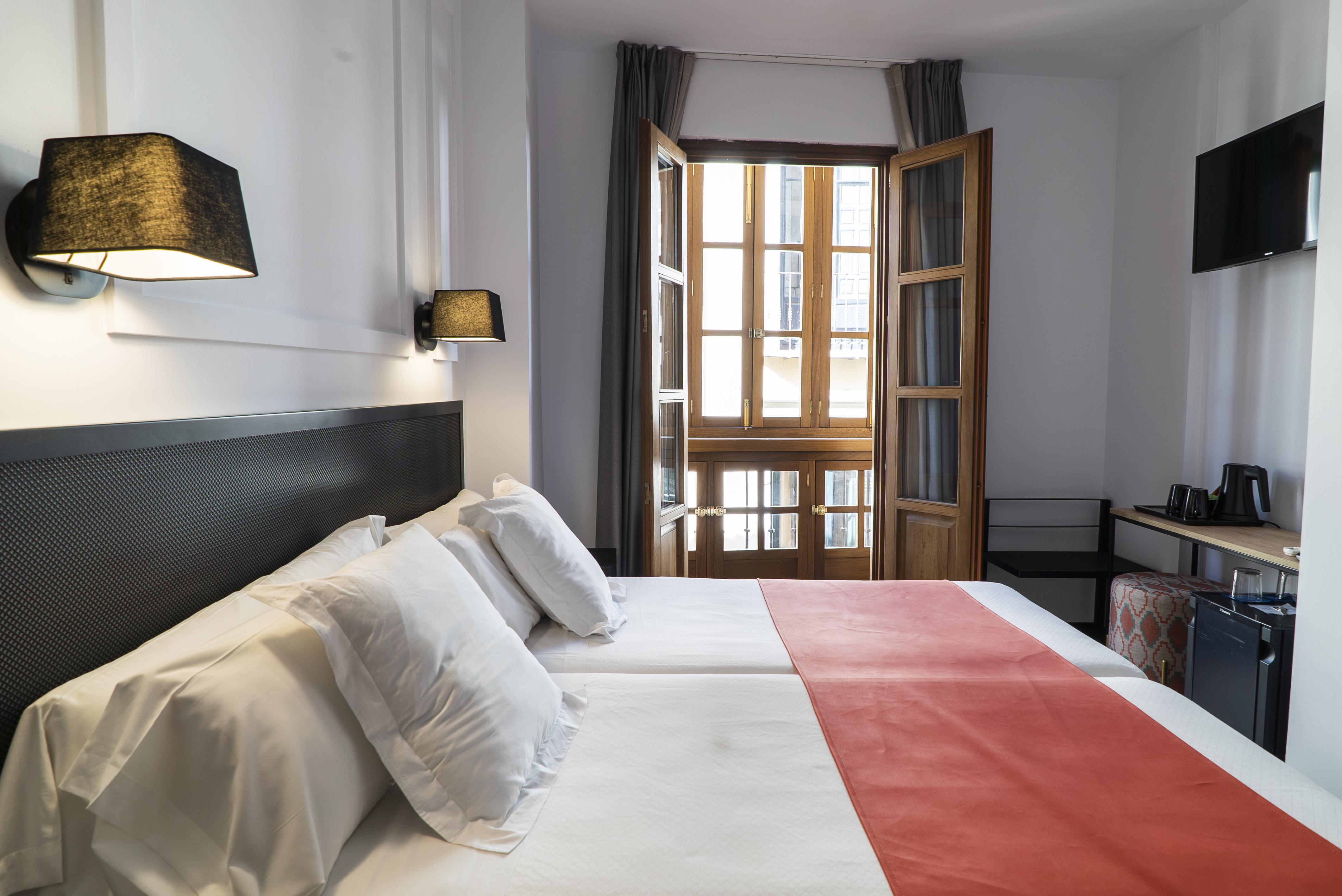 โฮเทล บูทิก ปวยร์ตา เด ลาส กรานาดาส Hotel ภายนอก รูปภาพ
