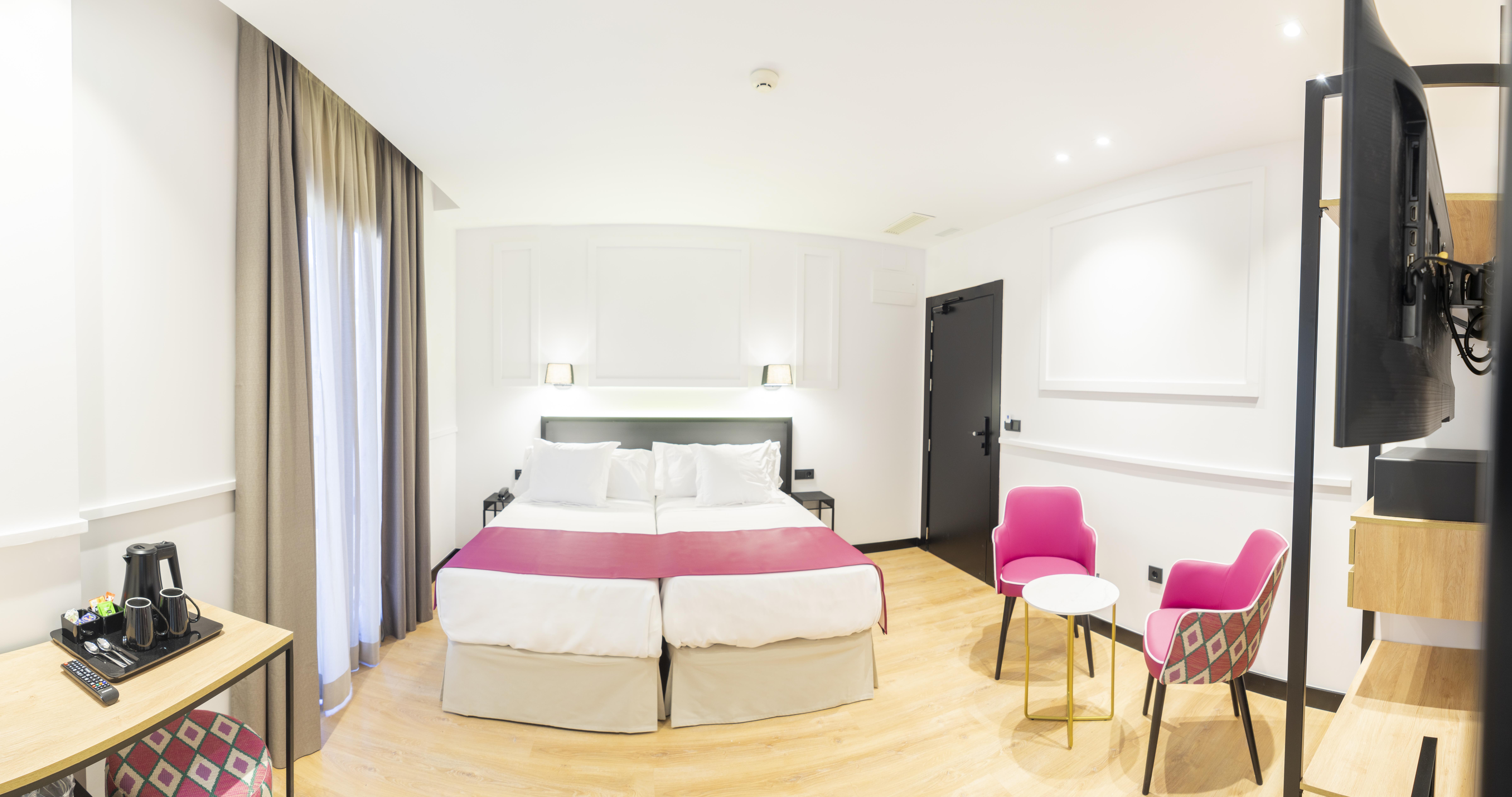 โฮเทล บูทิก ปวยร์ตา เด ลาส กรานาดาส Hotel ภายนอก รูปภาพ